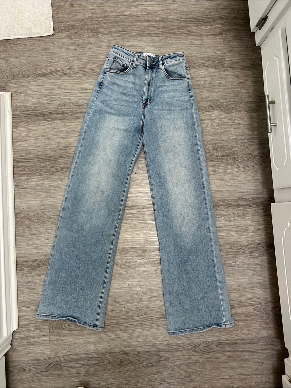 The Perfect Light Wash Wide-Leg Women’s Jeans! Super Stretchy